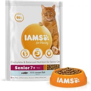 IAMS for Vitality Senior Dry Cat Food with Ocean Fish, 800 g